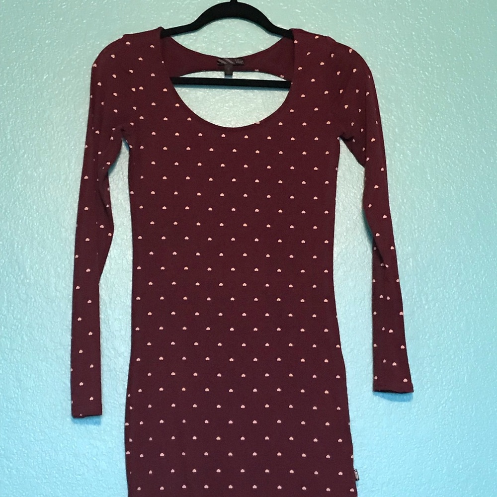 Bodycon long sleeve maroon dress